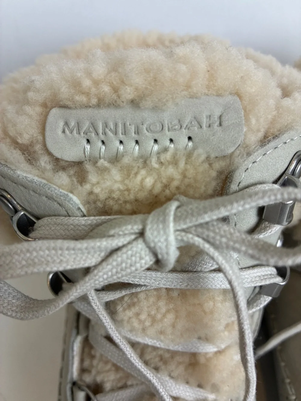 Manitobah Pacific Hiker Boots 9 Waterproof Grey Pumice  Suede + Shearling Winter